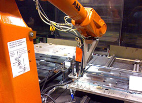 焊接機(jī)器人工作站的構(gòu)成、特點(diǎn)及形式